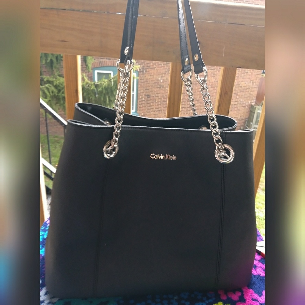 (SOLD)Calvin Klein saffiano leather XL tote